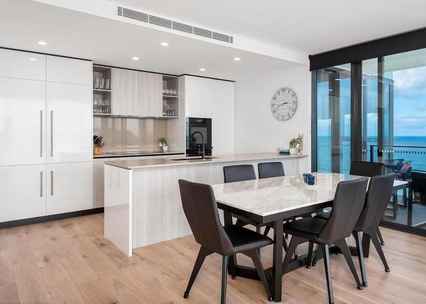 Queensland Gold Coast In-Room Dining