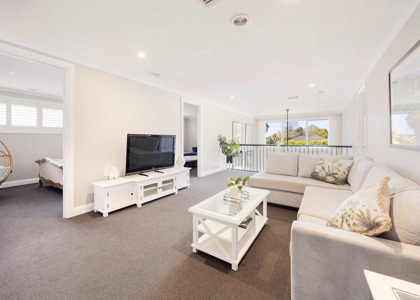 Victoria Melbourne Room