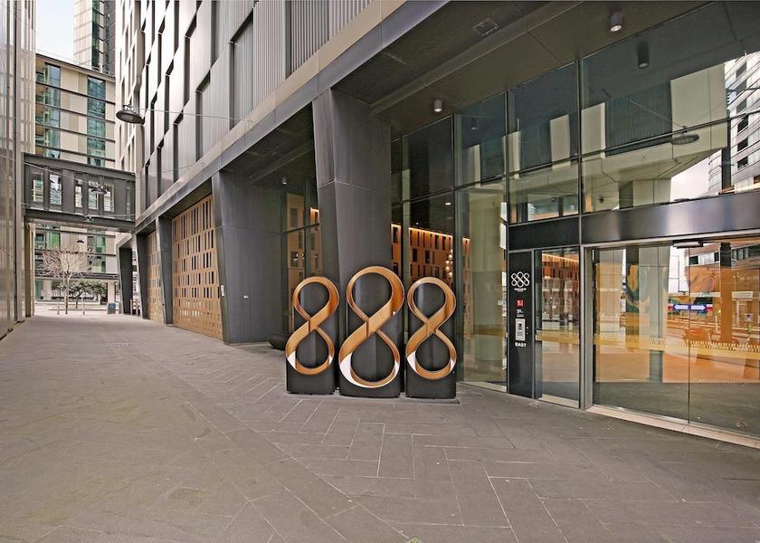 Victoria Melbourne Entrance