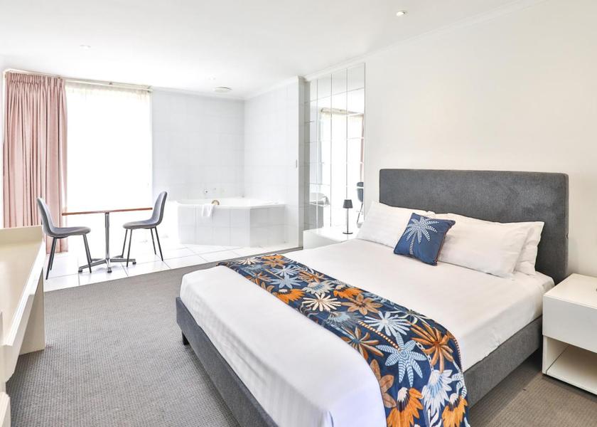 Victoria Mildura Queen Spa Suite-No Pets Allowed