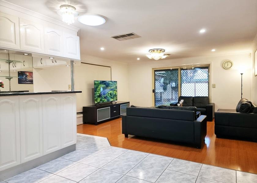 Victoria Melbourne Room