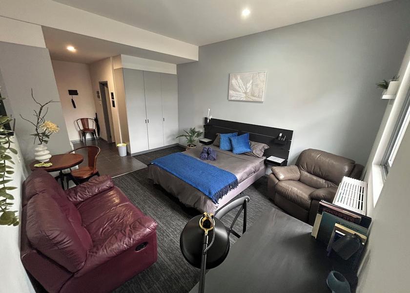 Victoria Melbourne Room