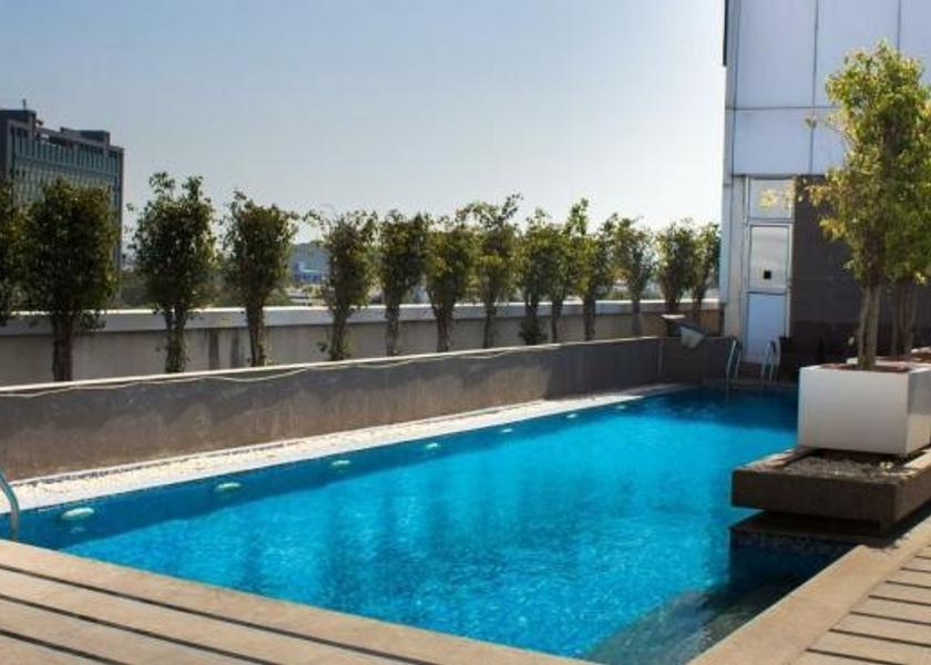 Maharashtra Pune Pool