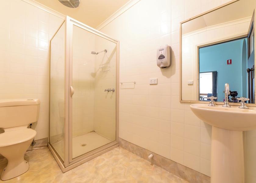 Victoria Yarrawonga Bathroom