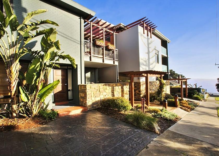 Victoria Cowes Exterior Detail