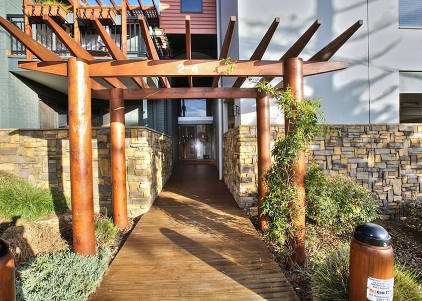 Victoria Cowes Property Grounds