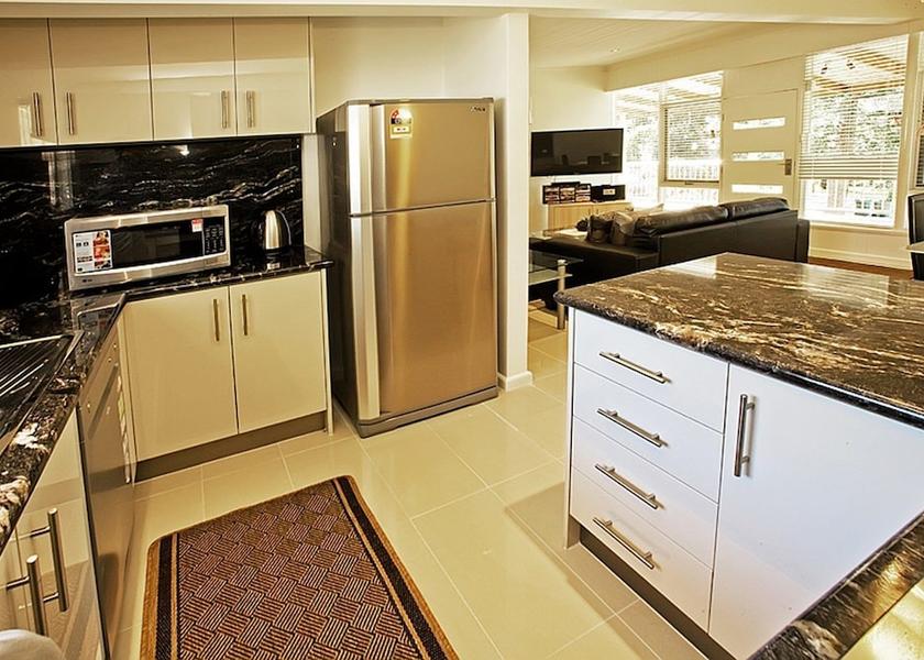 Victoria Cowes Kitchen