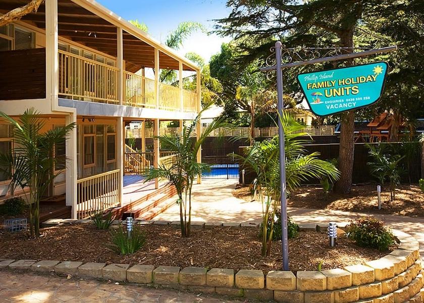 Victoria Cowes Exterior Detail