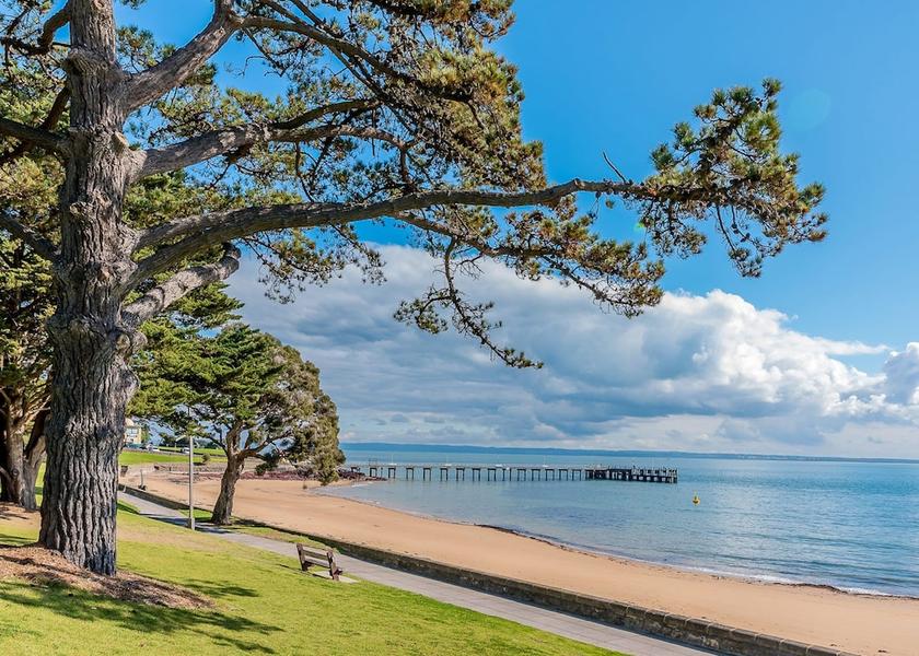 Victoria Cowes Beach