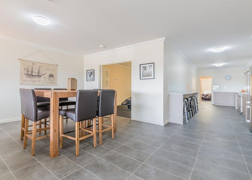 Victoria Cowes In-Room Dining