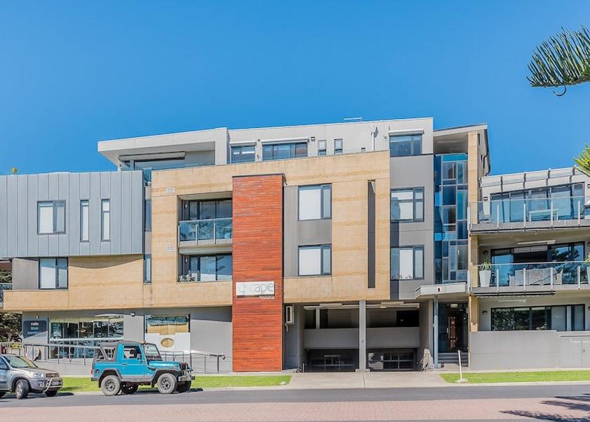 Victoria Cowes Exterior Detail