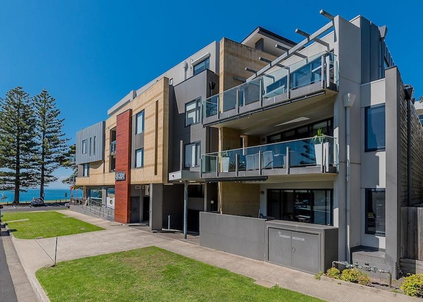 Victoria Cowes Exterior Detail