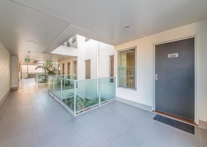 Victoria Cowes Exterior Detail