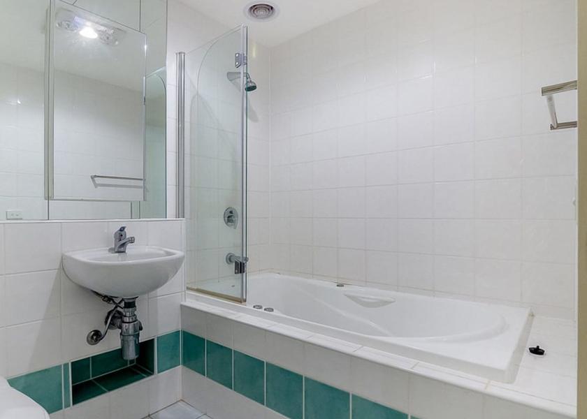 Victoria Cowes Bathroom