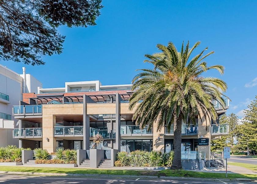 Victoria Cowes Exterior Detail