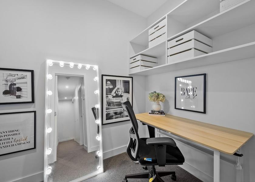 Victoria Melbourne Room