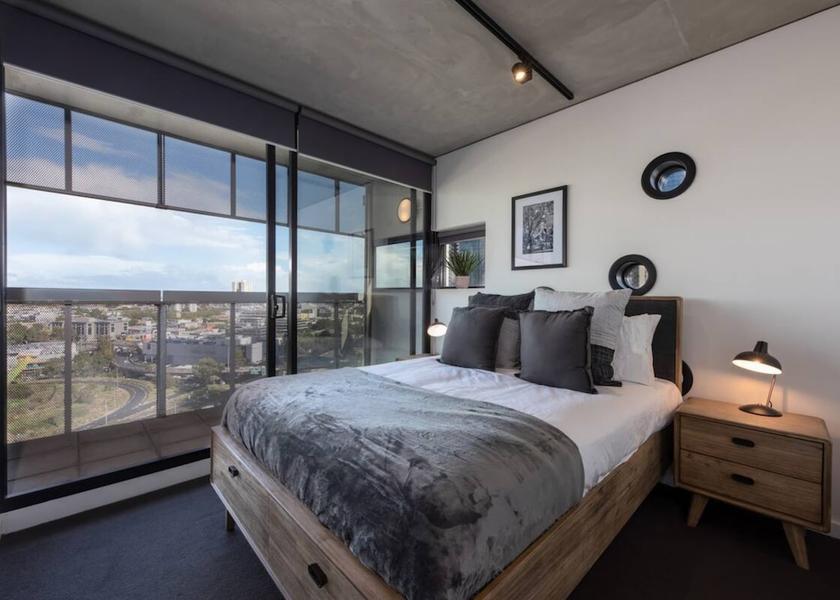 Victoria Melbourne Room