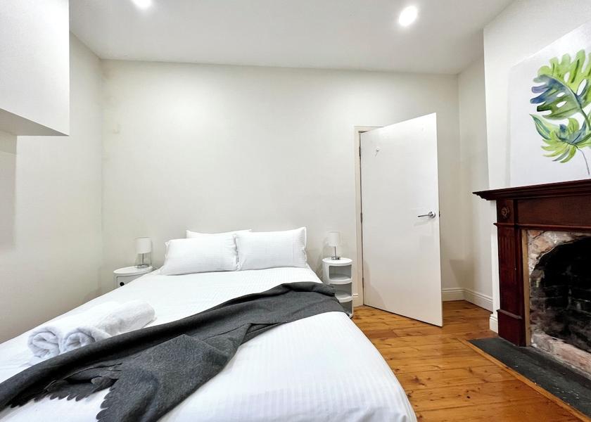 Victoria Melbourne Room