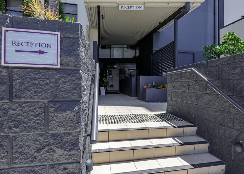 Queensland Scarness Interior Entrance