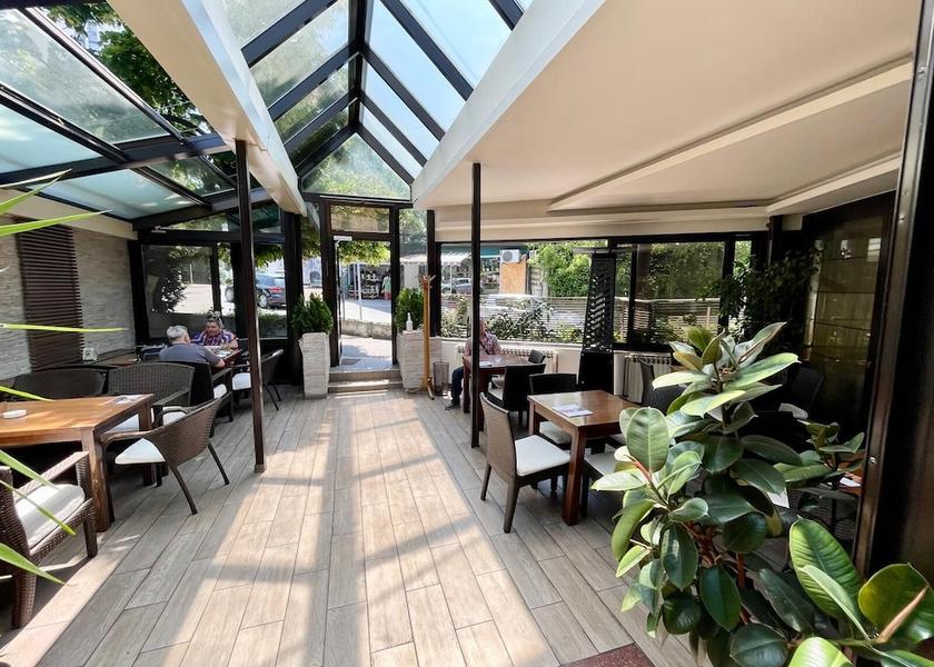 Sarajevo Canton Sarajevo Breakfast Area