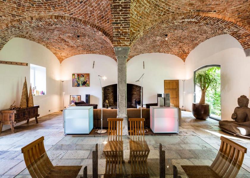 Shared lounge/TV area