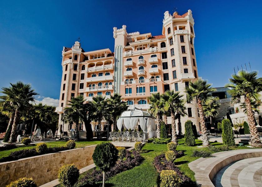 Burgas Elenite Facade