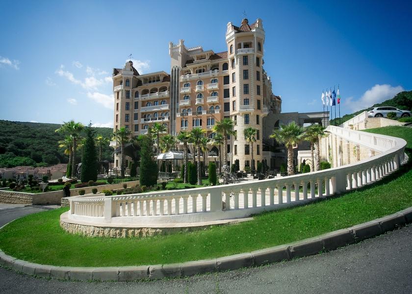 Burgas Elenite Facade