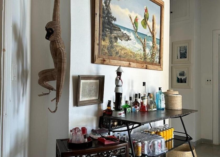 Central Eleuthera Governor's Harbour Living Area