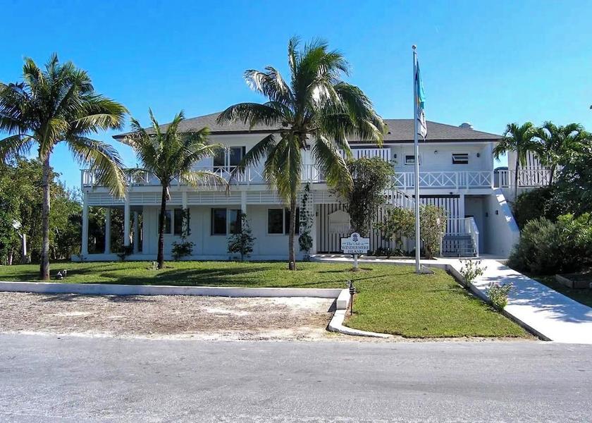 Central Eleuthera Governor's Harbour Exterior Detail