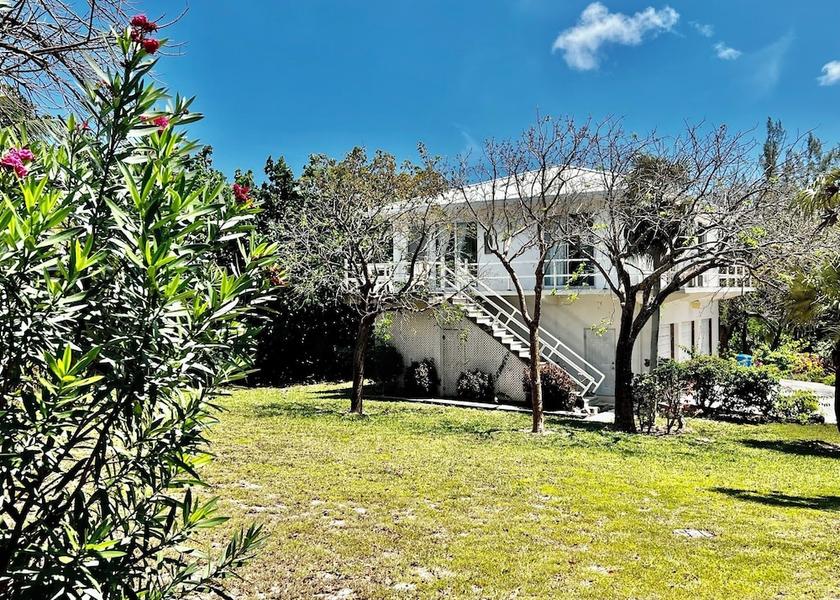 Central Eleuthera Governor's Harbour Exterior Detail