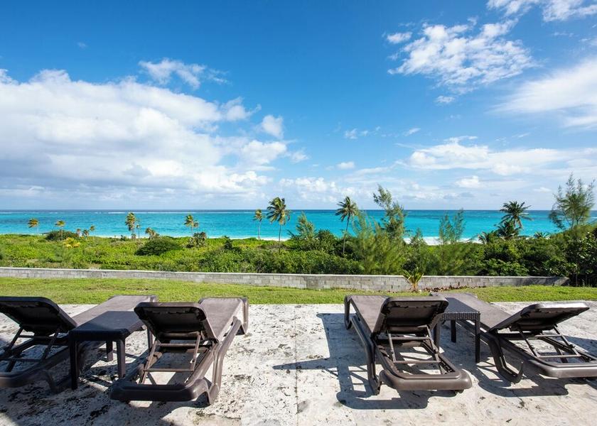 Central Eleuthera Governor's Harbour Exterior Detail