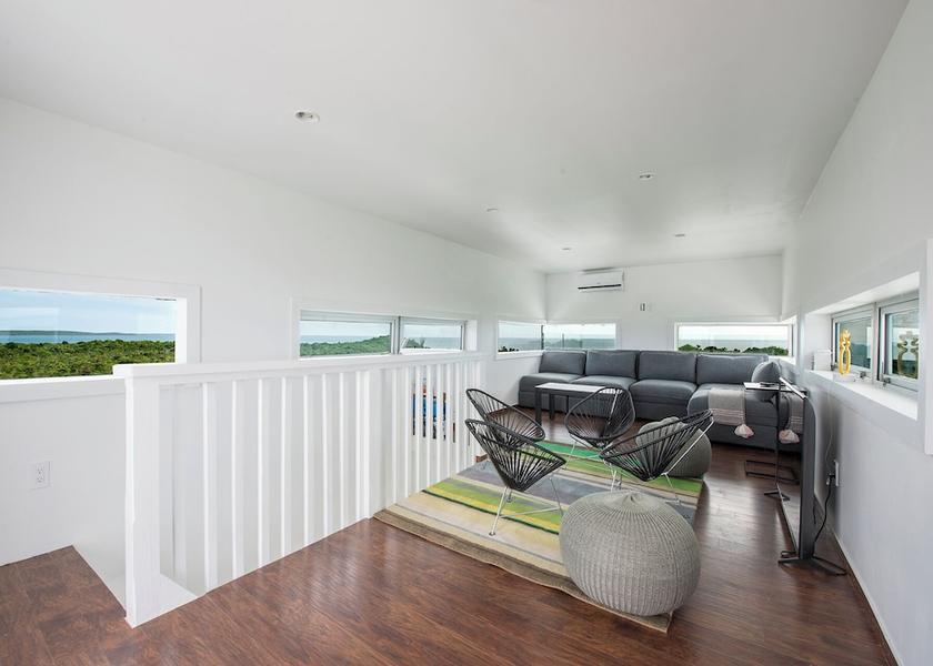 Central Eleuthera Governor's Harbour Living Area