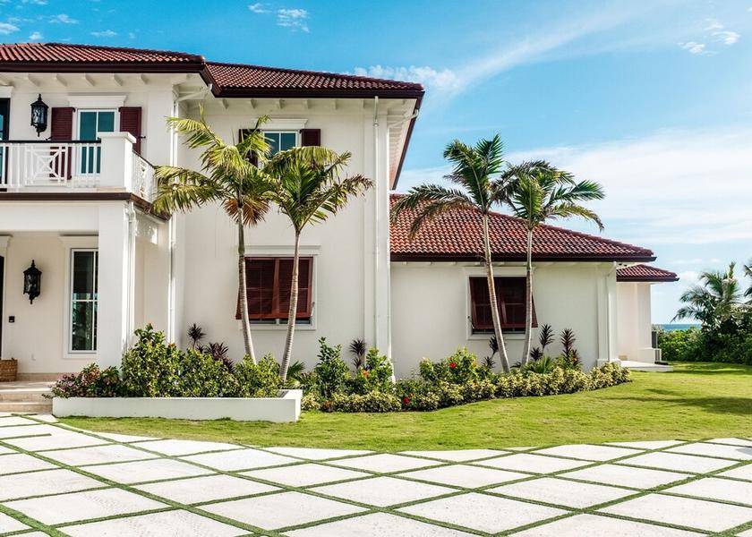 Central Eleuthera Governor's Harbour Exterior Detail