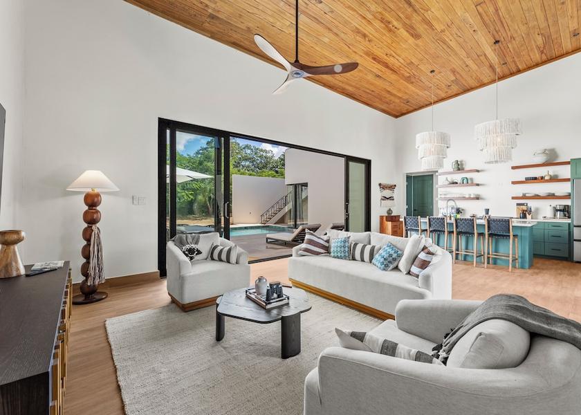 Cayo Belmopan Living area