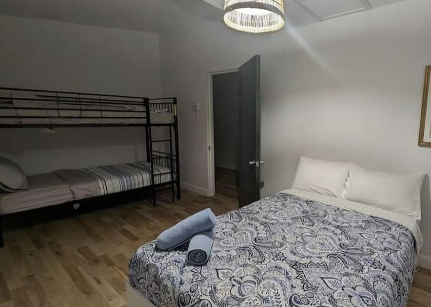 Quebec Saint-David-de-Falardeau Room