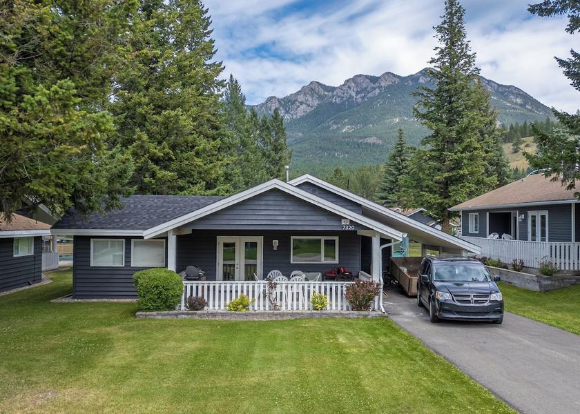 British Columbia Radium Hot Springs Room