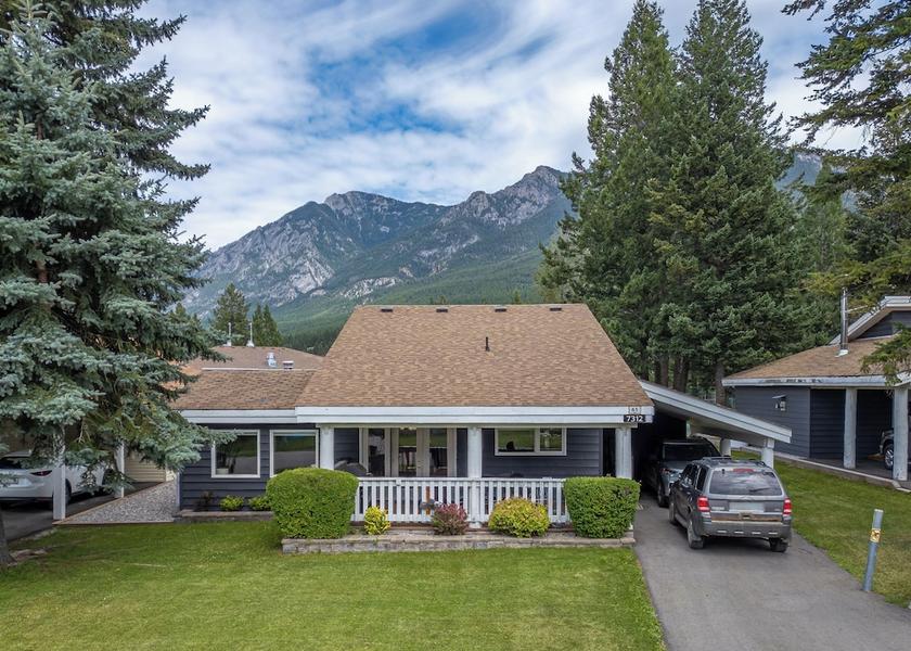 British Columbia Radium Hot Springs Room