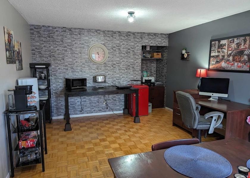 Quebec Gatineau Breakfast Area