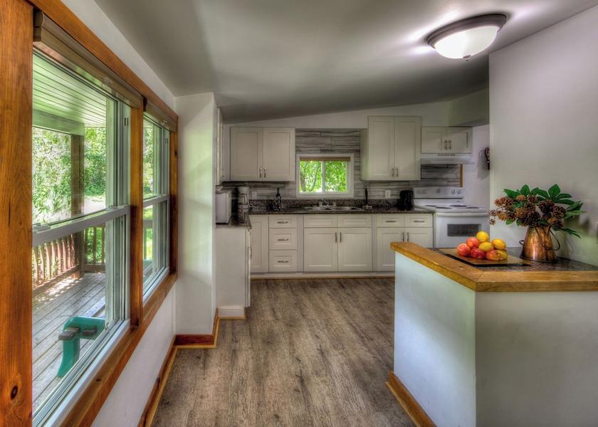 Ontario Collingwood Kitchen