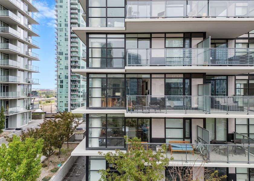 Alberta Calgary Room