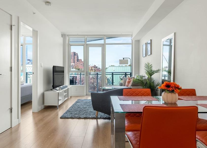 Alberta Calgary Room