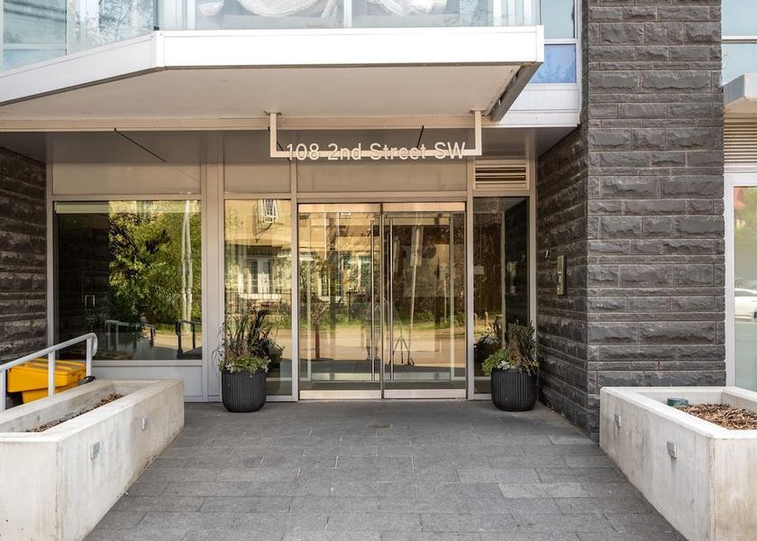 Alberta Calgary Room