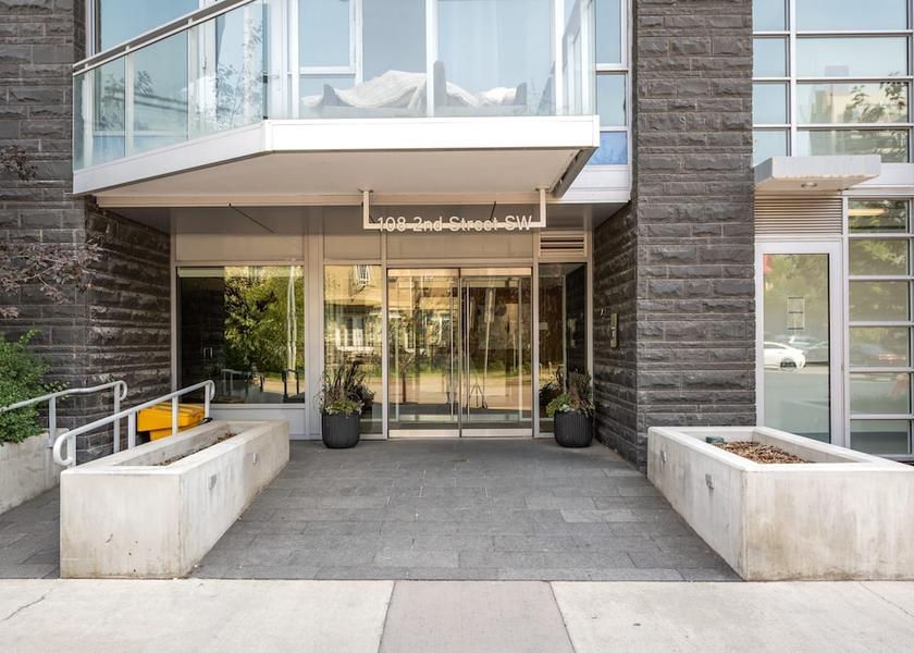 Alberta Calgary Room