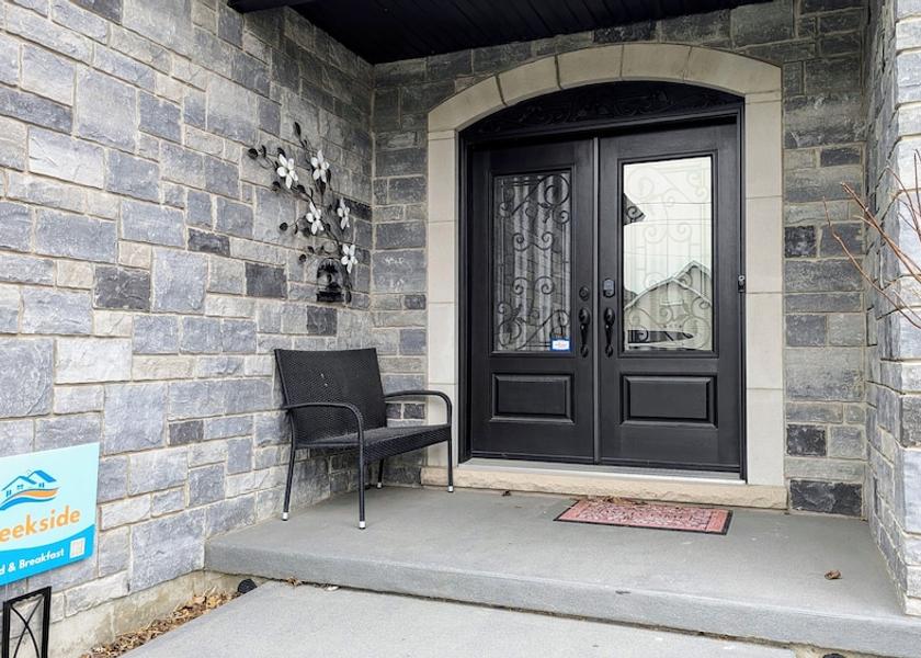 Ontario Niagara Falls Facade