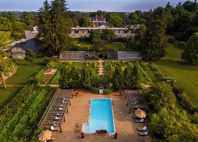 Ontario Cambridge Exterior Detail