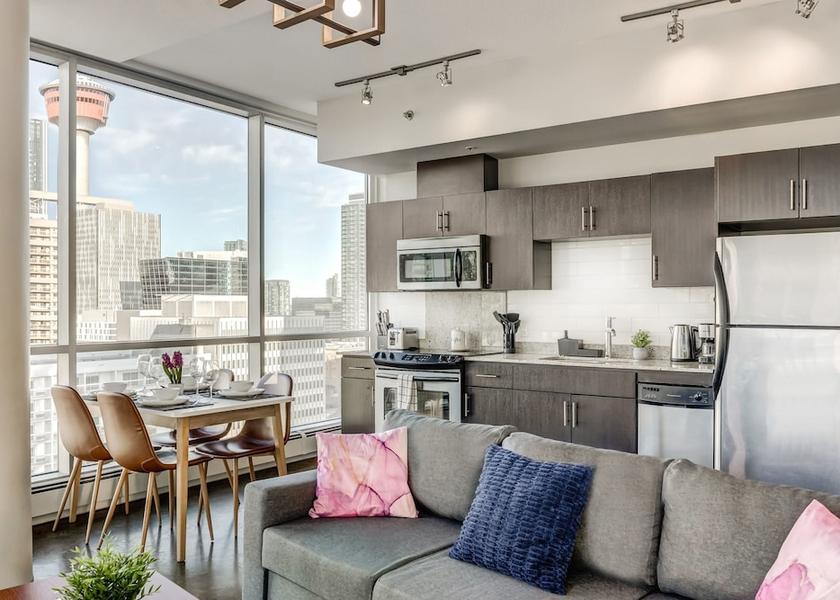 Alberta Calgary Room