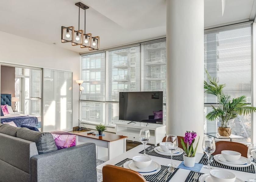 Alberta Calgary Room