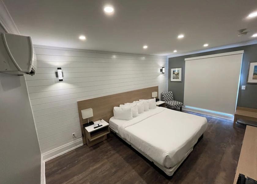 Ontario Lambton Shores Room