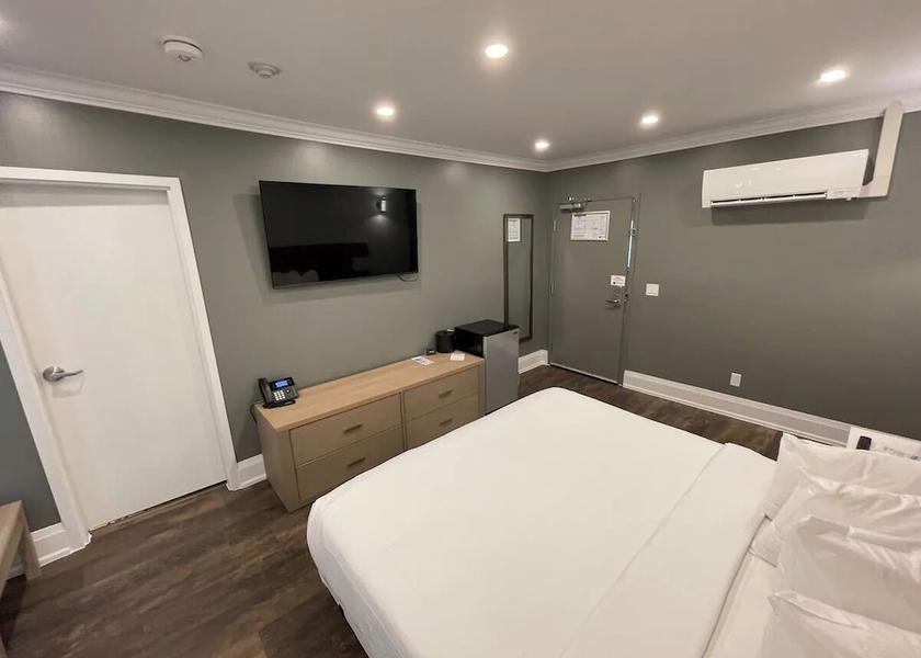 Ontario Lambton Shores Room