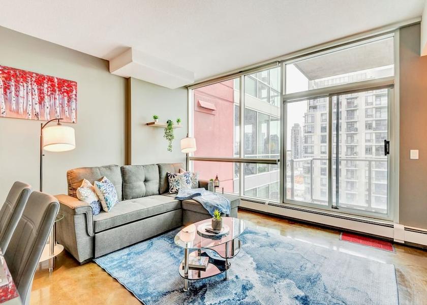 Alberta Calgary Room